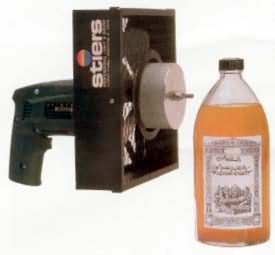 Spinnwebmaschine mit Spinnwebflüßigkeit
