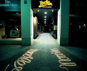 Boden Projektor / Gobo Projection on sidewalk at night